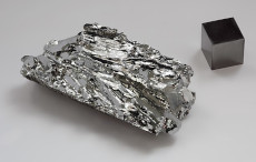 appearance of molybdenum element